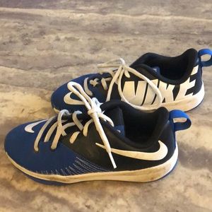 Boys nike tennis shoes